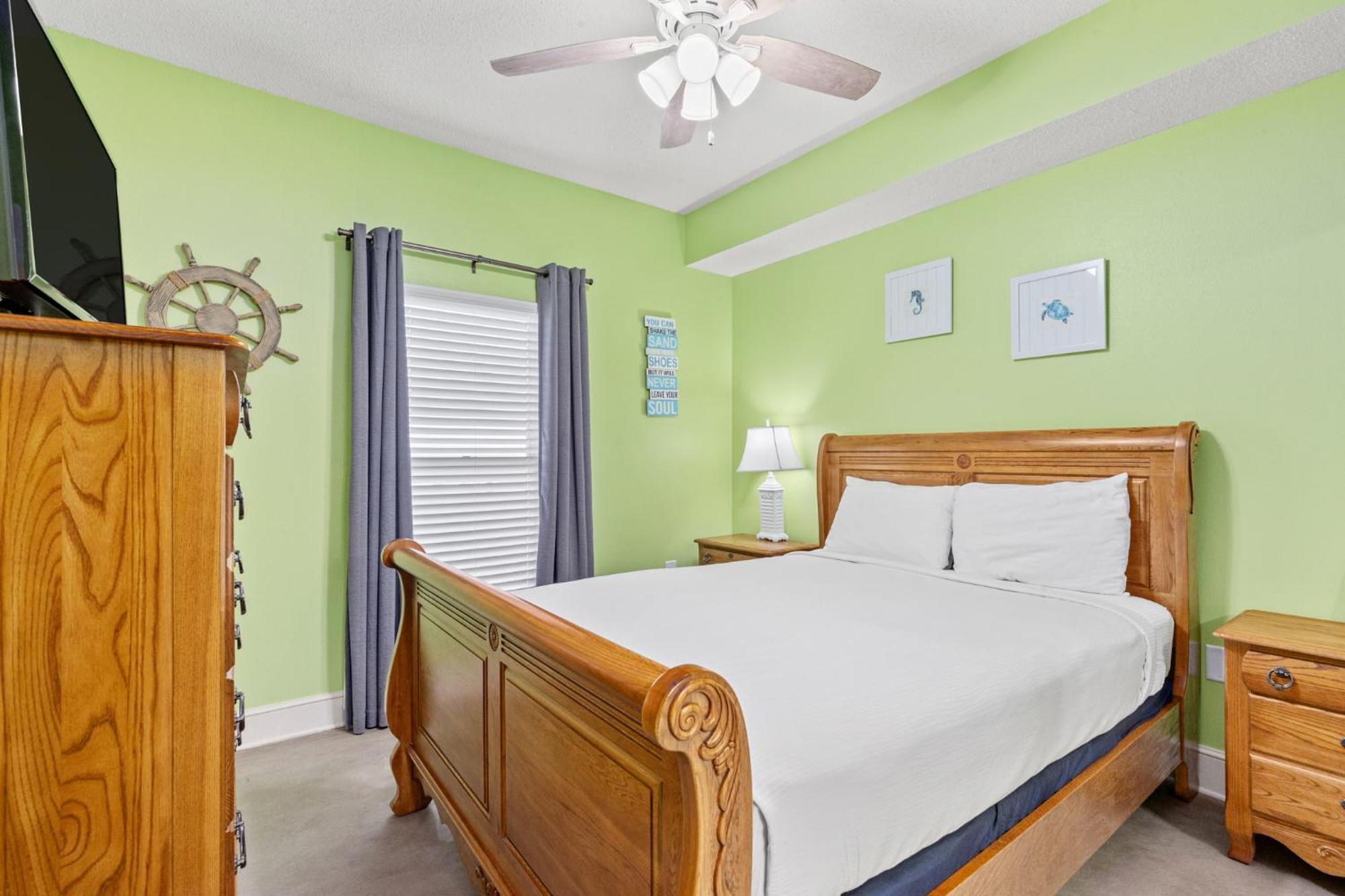 Official Majestic Beach Resort - Over 60 Units - All Ocean Front, Panama City Beach, Fl Exterior foto