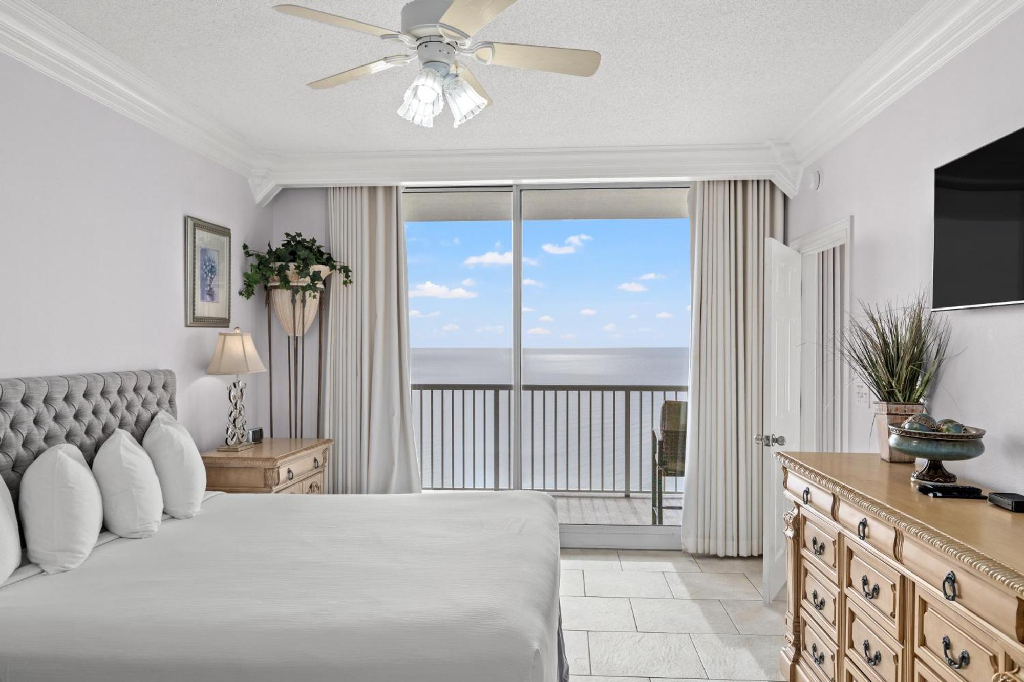 Official Majestic Beach Resort - Over 60 Units - All Ocean Front, Panama City Beach, Fl Zimmer foto