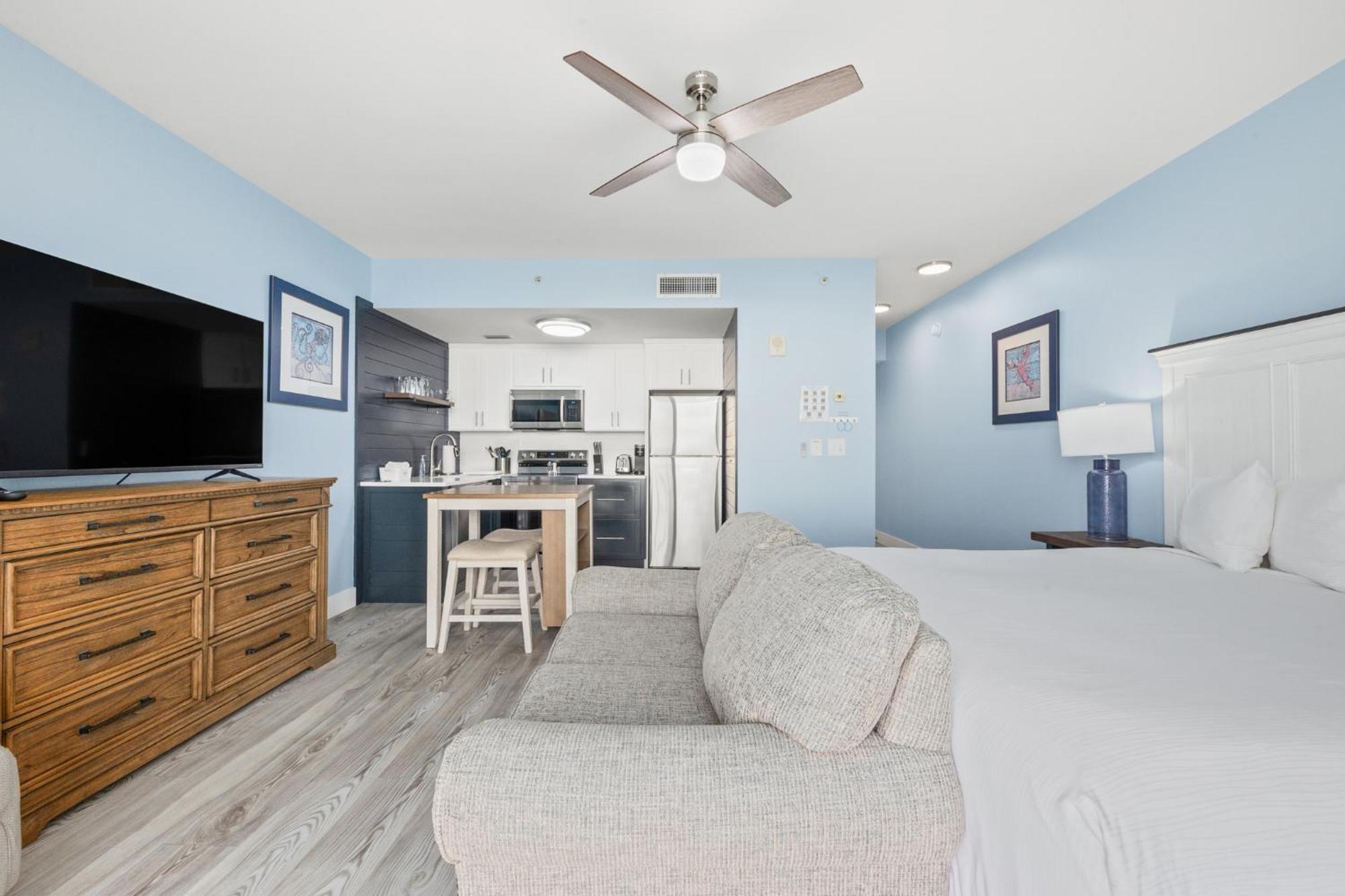 Official Majestic Beach Resort - Over 60 Units - All Ocean Front, Panama City Beach, Fl Zimmer foto