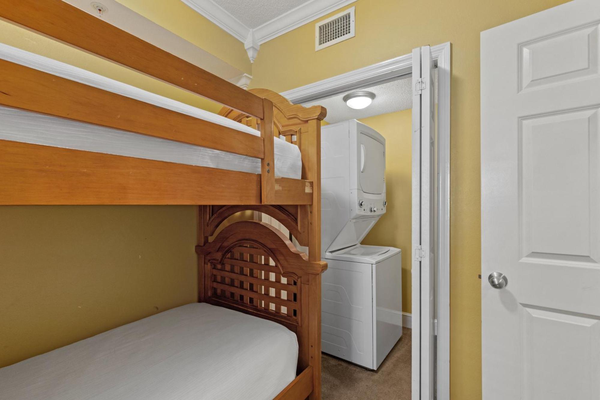 Official Majestic Beach Resort - Over 60 Units - All Ocean Front, Panama City Beach, Fl Zimmer foto