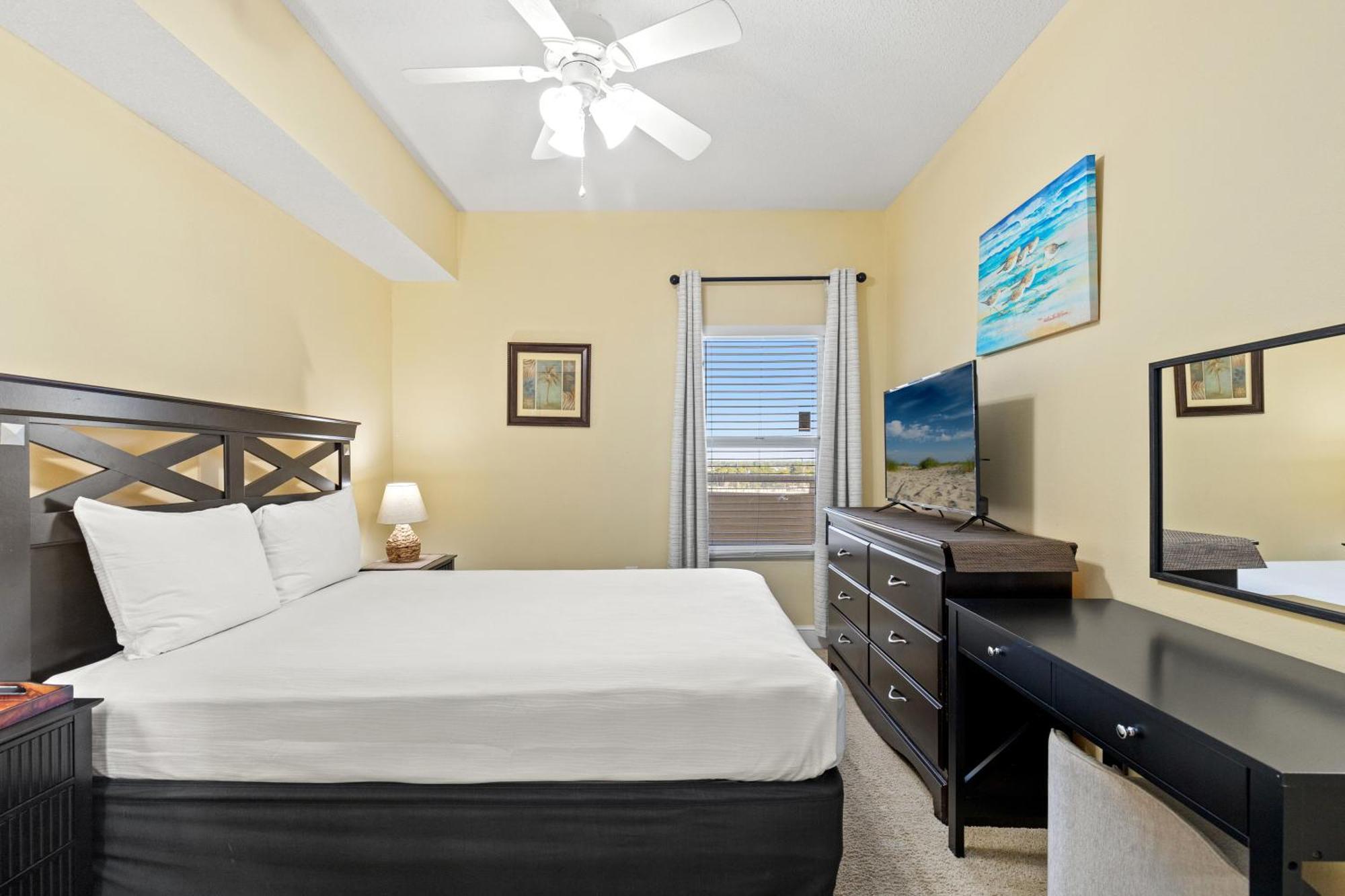 Official Majestic Beach Resort - Over 60 Units - All Ocean Front, Panama City Beach, Fl Exterior foto